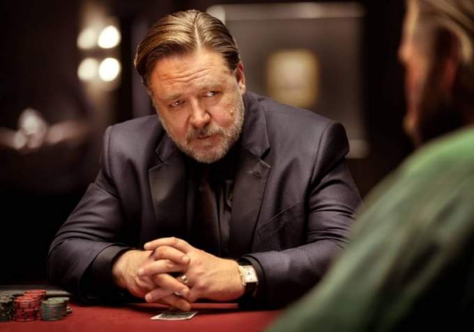 Перший погляд на Рассела Кроу у фільмі «Покерфейс», що вийде у листопаді