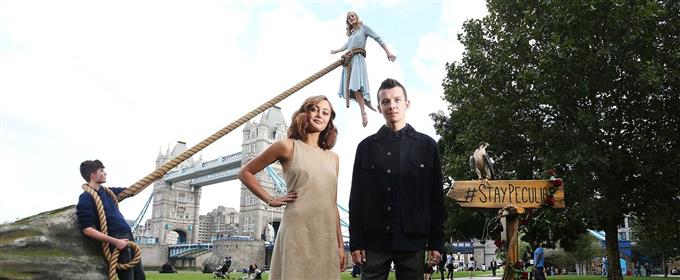 В Лондоне воссоздали сцену с летающей Эммой Блум из «Дома странных детей Мисс Сапсан»