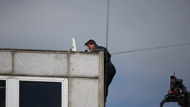 Том Круз врізається в будівлю і ламає щиколотку на зйомках «Місія: нездійсненна 6»
