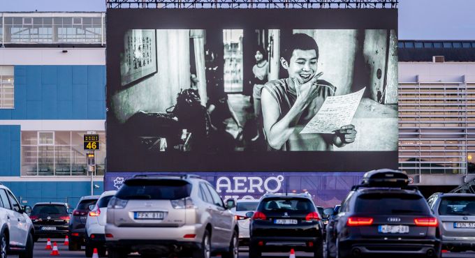 Кинопоказы во время карантина: в Киеве заработает автокинотеатр на киностудии им. Довженка