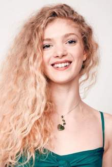 Елена Кампурис (Elena Kampouris)