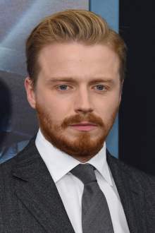 Джек Лауден (Jack Lowden)