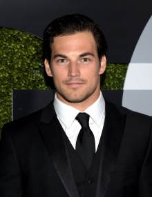 Джакомо Джианниотти (Giacomo Gianniotti)