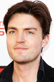 Том Берк (Tom Burke)