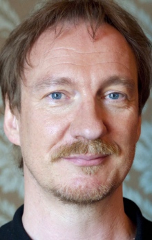 Девід Т'юліс (David Thewlis)