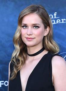 Элизабет Лэил (Elizabeth Lail)