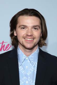 Джоел Кортні (Joel Courtney)