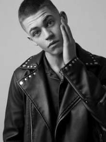 Хиро Файнс Тиффин / Hero Fiennes Tiffin