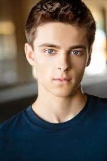 Корі Фогельманіс (Corey Fogelmanis)