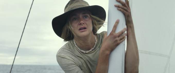 Рецензія на фільм «У полоні стихії​» - Шейлін Вудлі проти цілого океану