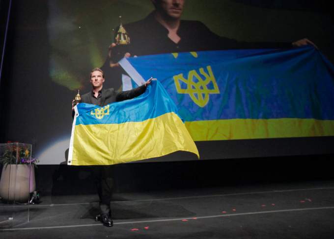 Мировые кинозвезды поддержали Украину: от Анджелины Джоли до Бенедикта Камбербэтча