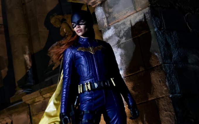 «Бетгьорл»: чому студія Warner Bros. скасувала вже знятий фільм за коміксами DC