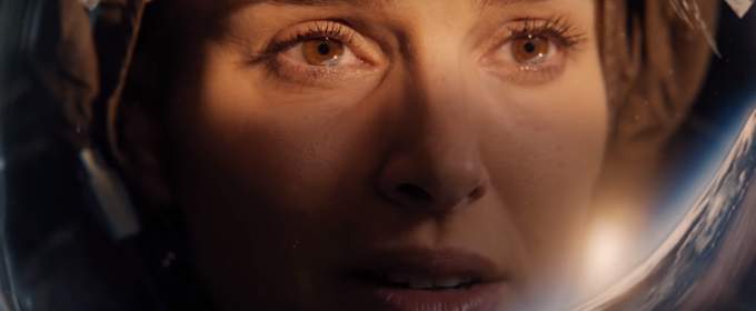 Натали Портман витает в космосе в новом трейлере фильма «Люси в небе»
