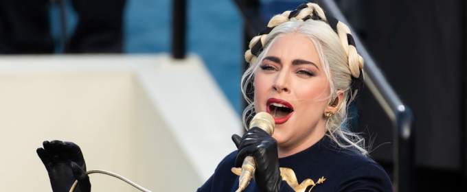Леди Гага поет гимн США на инаугурации Джо Байдена